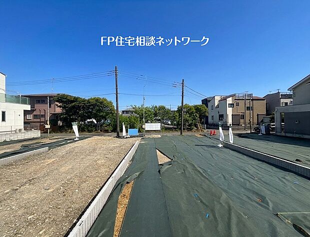 青空の広がる解放感良好な住宅用地です。周辺は緑豊かで落ち着いた住環境。