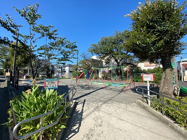 東前公園(約350m)