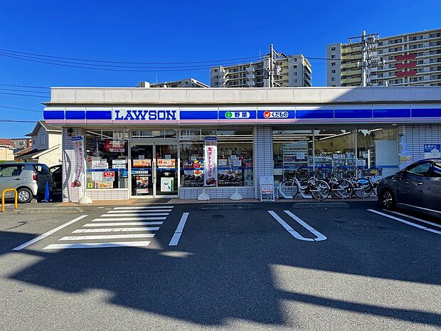 ローソン長津田みなみ台店（約650m）