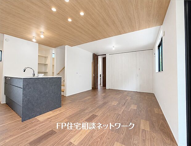 【内観】建物プラン例、建物価格1870万円、建物面積95m2