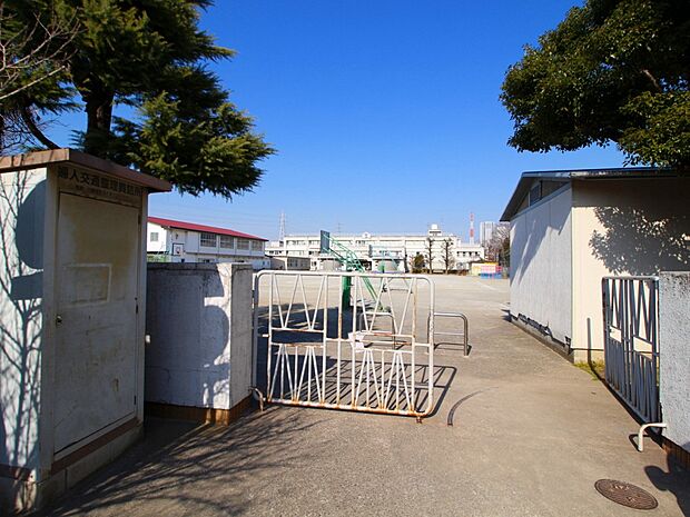 小倉小学校(約650m・徒歩9分)
