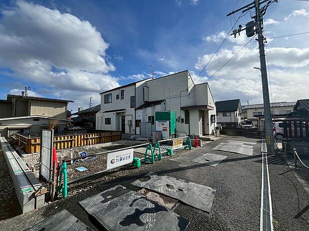 【前面道路含む現地写真】地震に強い飯田のいい家♪家族の笑顔と未来を守る安心安全の住まいです。