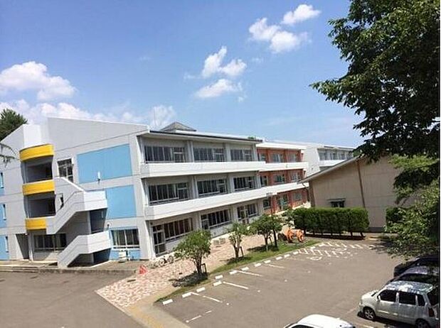 八木山小学校（約400m）