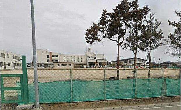 岩沼西小学校（約2,100m）
