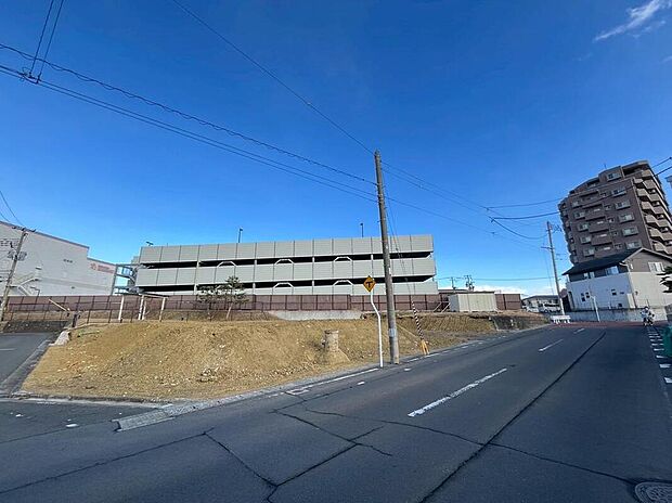 【前面道路含む現地写真】【現地（3月）撮影】自社物件だからこそ物件について詳細にご説明致します。
