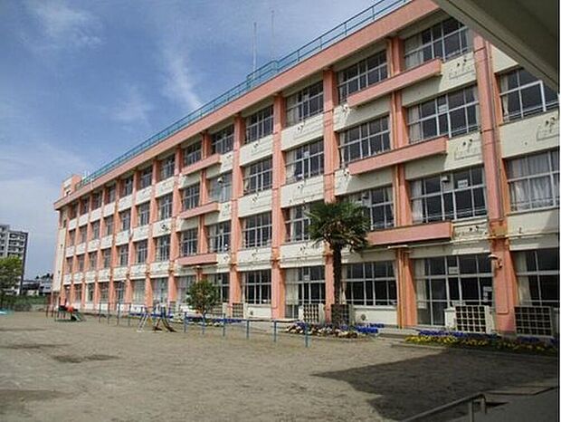 東仙台小学校(約180m)