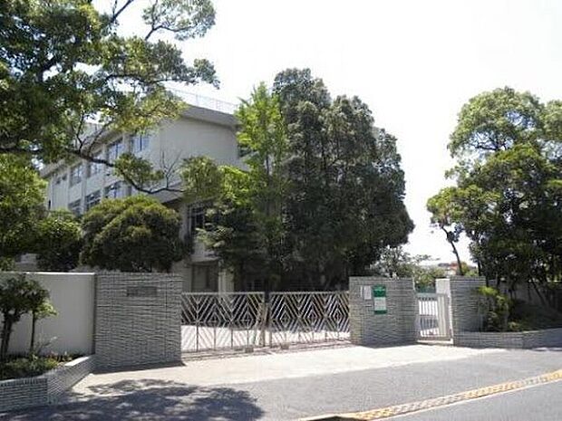 江戸川区立篠崎第二中学校(約130m)