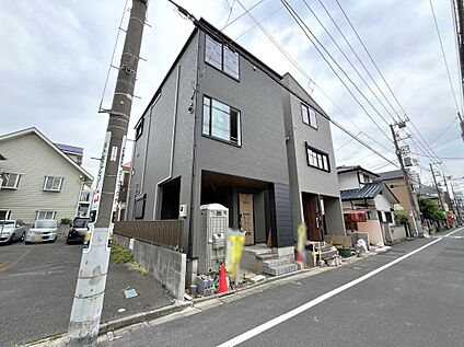 前面道路含む外観