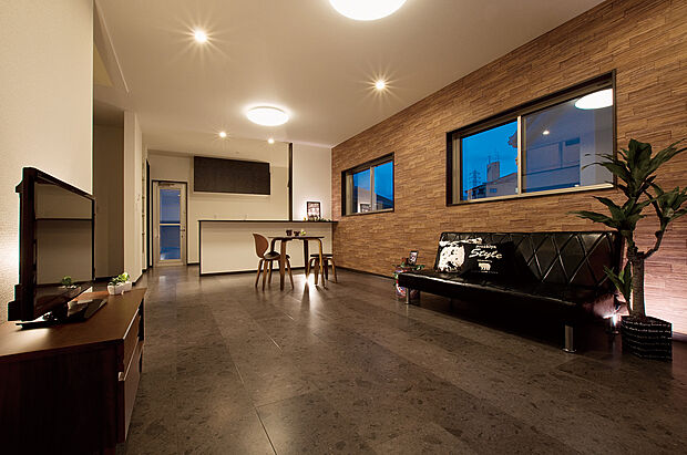 【リビング施工例】ダークな落着きのある空間のリビング