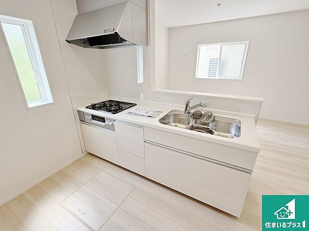 子供を見守りながらお料理が出来るため家族のコミュニケーションか増えます♪スペースが広く確保されている為お子様が大きくなったときは一緒に料理を楽しめます♪