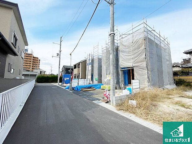 周辺は閑静な住宅街です。前面道路もしっかりと有りますので車の出し入れも安心ですよ!