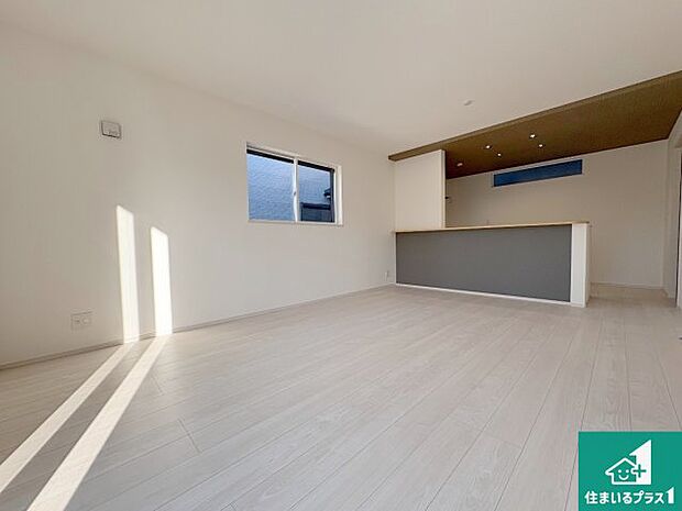 子供を見守りながらお料理が出来るため家族のコミュニケーションか増えます♪スペースが広く確保されている為お子様が大きくなったときは一緒に料理を楽しめます♪