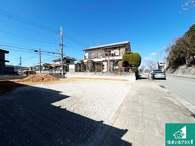 周辺は落ち着いた街並みの住宅地！子育てがしやすい住環境です！まだ未完成ですが、現地でしかわからない事もございます。是非一度ご覧ください。