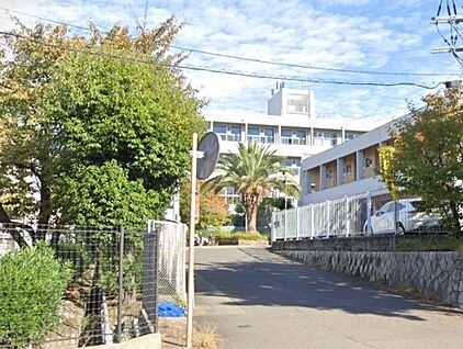 箕面市立第三中学校 徒歩1400m