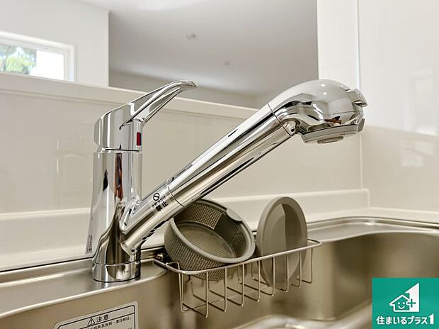 【キッチン水栓】浄水器を内蔵!炊飯時、お茶を作る時に安心してお水を使えます!お湯と冷水、浄水と原水、シャワーの切替えもワンタッチです!