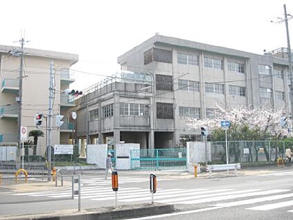寝屋川市立中木田中学校 徒歩750m
