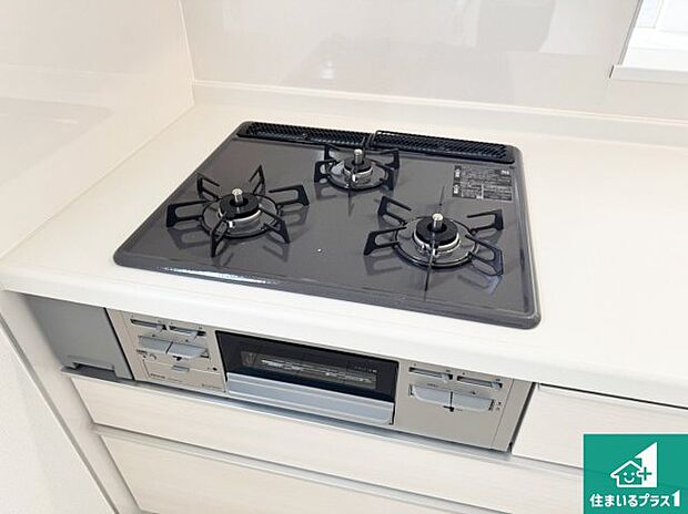 【コンロ】ダブル高火力Siセンサー付きコンロ!3口あるので、まとめて料理をする時も大活躍!