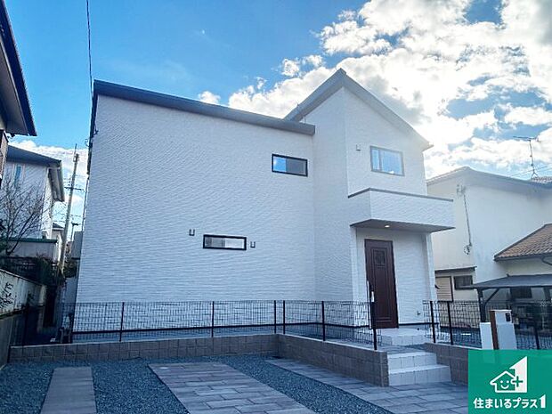 【外観】安心の10年保証!外観を美しく保ち、雨水で汚れを落とします!気になることがありましたら、お気軽にお問い合わせください!