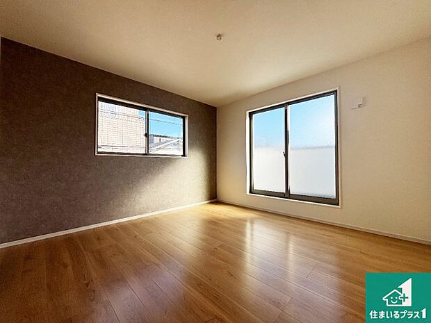 【洋室】シンプルな洋室は、自分好みのインテリアが楽しめます♪ご家族とインテリアや家具を選びに行くのは新築購入時の醍醐味の一つです。ぜひお楽しみください♪