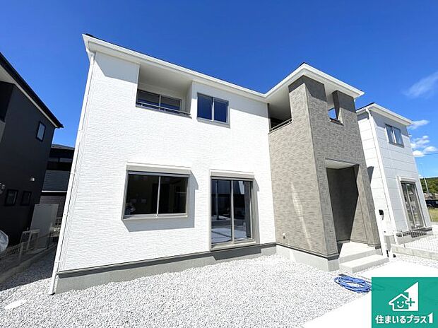 【外観】安心の10年保証!外観を美しく保ち、雨水で汚れを落とします!気になることがありましたら、お気軽にお問い合わせください!