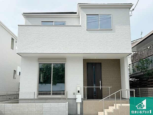 【外観】安心の10年保証!外観を美しく保ち、雨水で汚れを落とします!気になることがありましたら、お気軽にお問い合わせください!