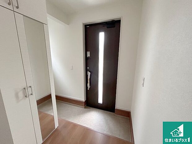 【玄関】シューズボックスにはたくさんの靴が収納できるので玄関周りはいつもスッキリ!ご家族が増えても安心!