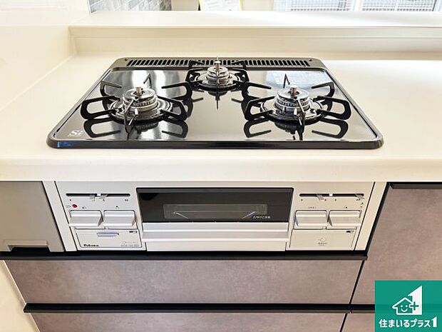 【コンロ】ダブル高火力Siセンサー付きコンロ!3口あるので、まとめて料理をする時も大活躍!