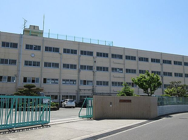 高槻市立冠中学校