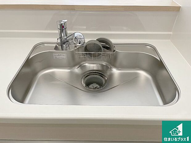 【キッチン水栓】浄水器を内蔵！炊飯時、お茶を作る時に安心してお水を使えます！お湯と冷水、浄水と原水、シャワーの切替えもワンタッチです！