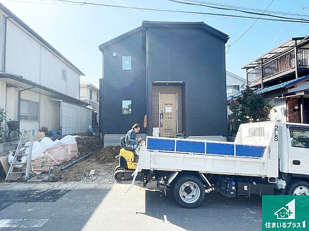 【外観】現在建築中!落ち着いた街並みで新生活を始めることが出来そう!周辺の物件も併せてご紹介させて頂きます!