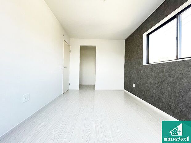 【洋室】収納スペースが充実しているので子供の成長に合わせてたくさん収納ができます!家族構成に合わせた様々な活用ができる収納!