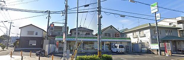 ファミリーマート 富田林津々山台店