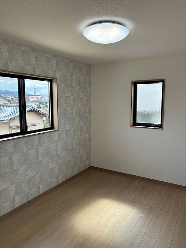 【洋室】シンプルな洋室は、自分好みのインテリアが楽しめます♪ご家族とインテリアや家具を選びに行くのは新築購入時の醍醐味の一つです。ぜひお楽しみください♪