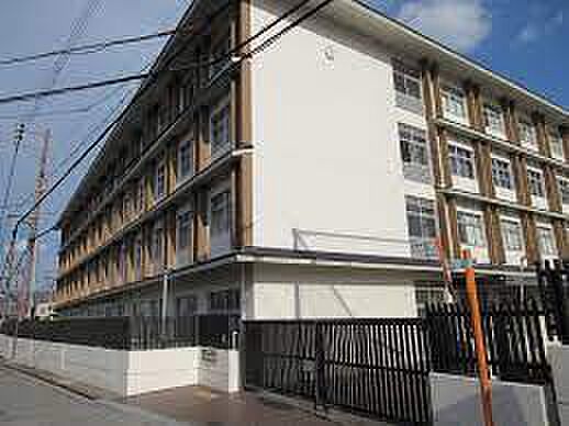 羽曳野市立誉田中学校