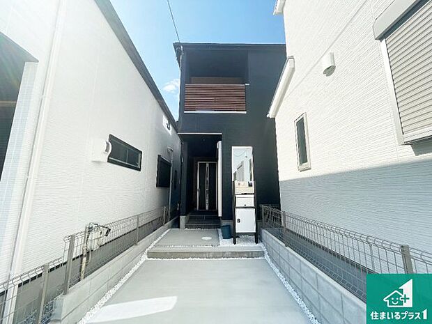 【外観】安心の10年保証!外観を美しく保ち、雨水で汚れを落とします!気になることがありましたら、お気軽にお問い合わせください!