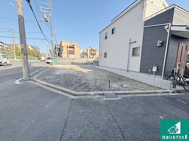 【外観】現在建築中!落ち着いた街並みで新生活を始めることが出来そう!周辺の物件も併せてご紹介させて頂きます!