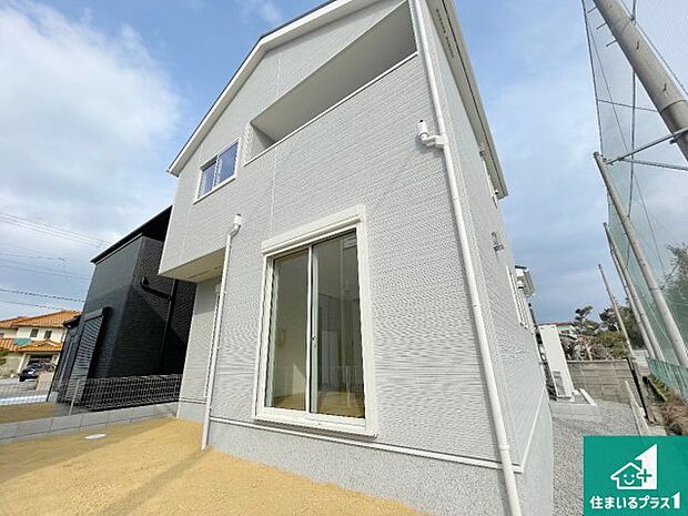 【外観】安心の10年保証！外観を美しく保ち、雨水で汚れを落とします！気になることがありましたら、お気軽にお問い合わせください！