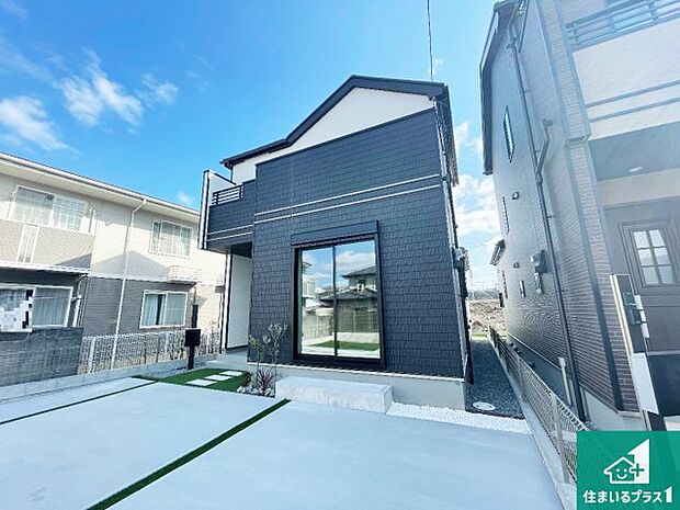 【外観】安心の10年保証！外観を美しく保ち、雨水で汚れを落とします！気になることがありましたら、お気軽にお問い合わせください！