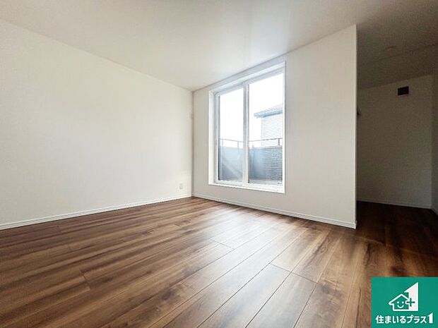 【洋室】収納スペースが充実しているので子供の成長に合わせてたくさん収納ができます！家族構成に合わせた様々な活用ができる収納！