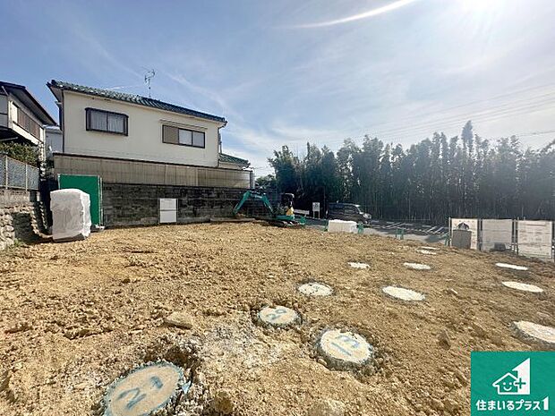 【外観】周辺は落ち着いた街並みの住宅地！子育てがしやすい住環境です！まだ未完成ですが、現地でしかわからない事もございます。是非一度ご覧ください。