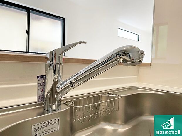 【キッチン水栓】浄水器を内蔵!炊飯時、お茶を作る時に安心してお水を使えます!お湯と冷水、浄水と原水、シャワーの切替えもワンタッチです!