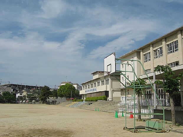 寝屋川市立第六中学校