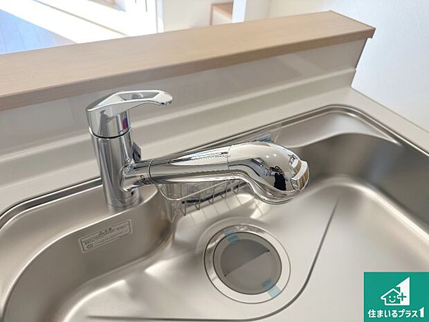 【キッチン水栓】浄水器を内蔵！炊飯時、お茶を作る時に安心してお水を使えます！お湯と冷水、浄水と原水、シャワーの切替えもワンタッチです！