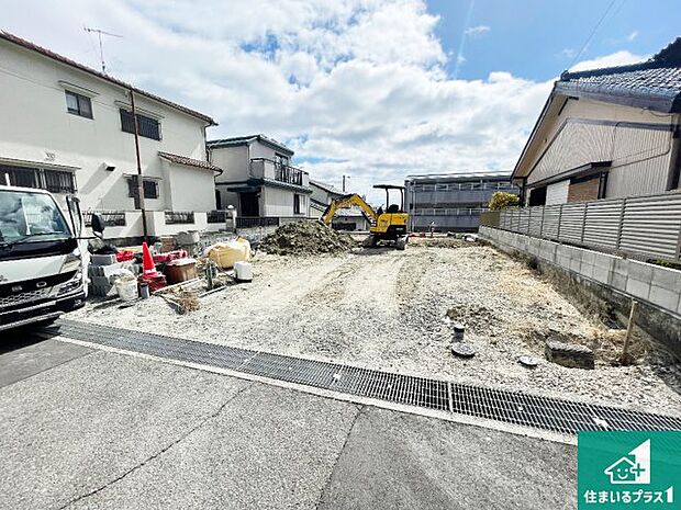 【外観】周辺は落ち着いた街並みの住宅地!子育てがしやすい住環境です!まだ未完成ですが、現地でしかわからない事もございます。是非一度ご覧ください。