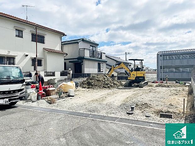 【外観】周辺は落ち着いた街並みの住宅地!子育てがしやすい住環境です!まだ未完成ですが、現地でしかわからない事もございます。是非一度ご覧ください。