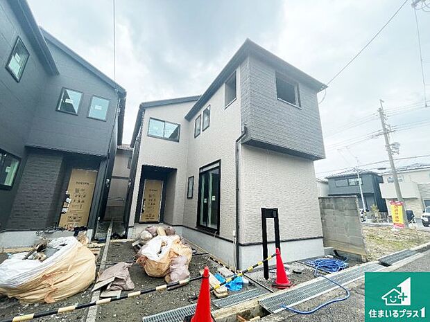 【外観】現在建築中！落ち着いた街並みで新生活を始めることが出来そう！周辺の物件も併せてご紹介させて頂きます！