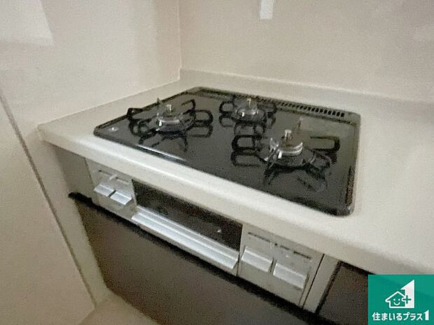 【コンロ】ダブル高火力Siセンサー付きコンロ!3口あるので、まとめて料理をする時も大活躍!