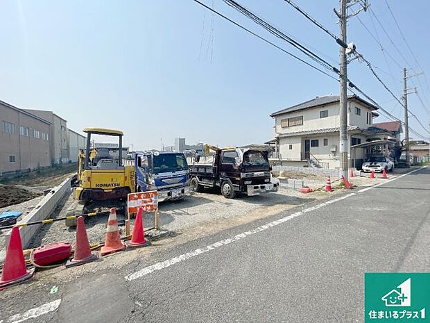【外観】周辺は落ち着いた街並みの住宅地！子育てがしやすい住環境です！まだ未完成ですが、現地でしかわからない事もございます。是非一度ご覧ください。
