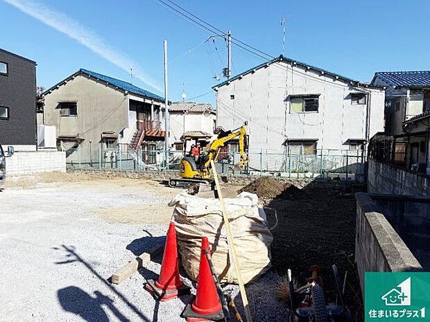 【外観】周辺は落ち着いた街並みの住宅地!子育てがしやすい住環境です!まだ未完成ですが、現地でしかわからない事もございます。是非一度ご覧ください。