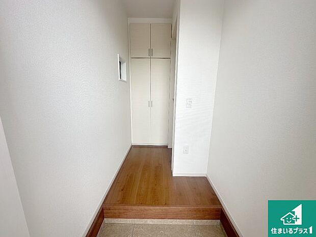 【玄関】シューズボックスにはたくさんの靴が収納できるので玄関周りはいつもスッキリ!ご家族が増えても安心!